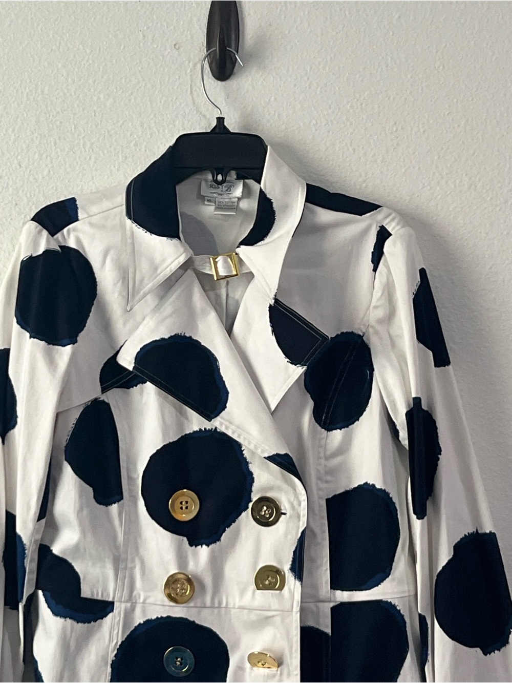 just be White Trench Coat with Black Polka Dots and Gold Buttons, Size XL - Picture 3 of 13